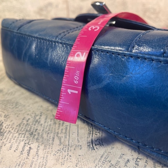 b. Makowski Karlie Glazed Leather Crossbody Adjust Strap Green - Picture 14 of 14